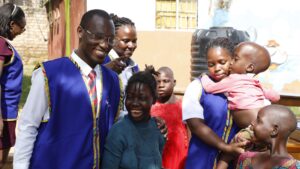 Carrefour Staff spent a day playing with and helping the children (1)